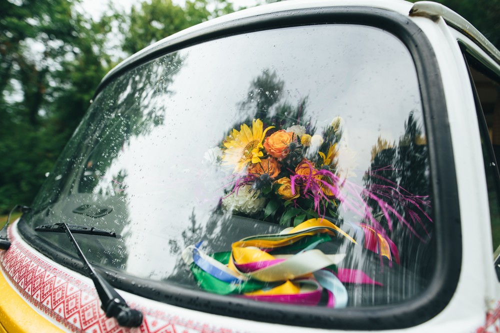 Фотосессия Лав стори в стиле хиппи Volkswagen T2 Свадебный фотограф в Киеве | Яна Гаевская