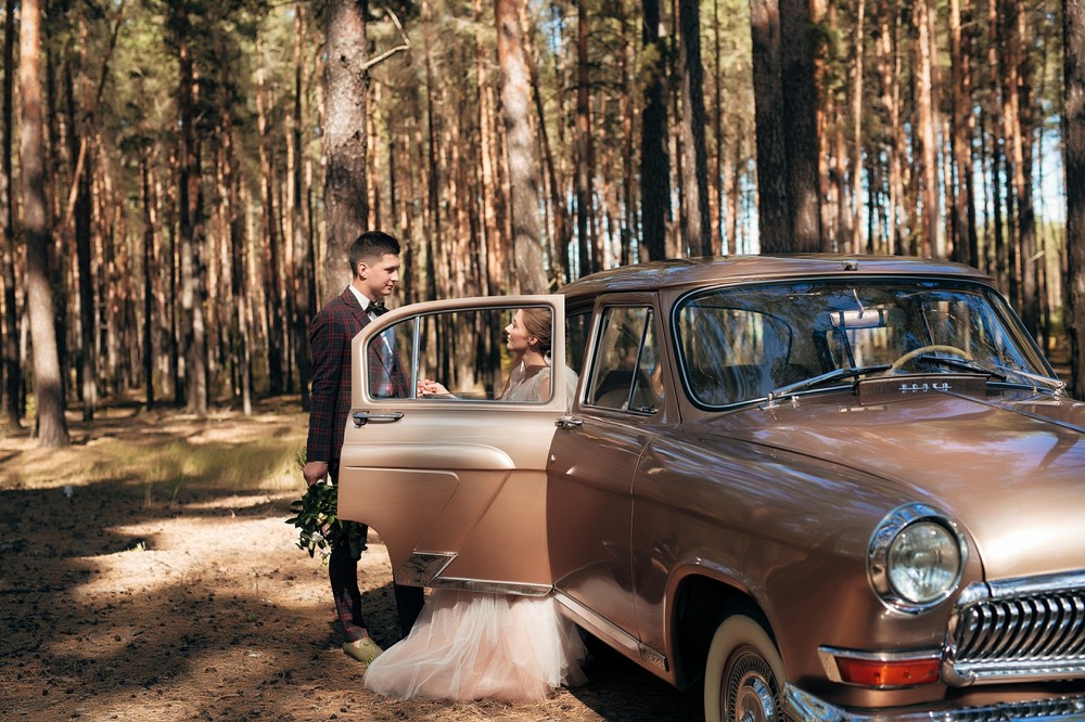 Свадьба с ретро автомобилем. Свадебный фотограф в Киеве | Яна Гаевская