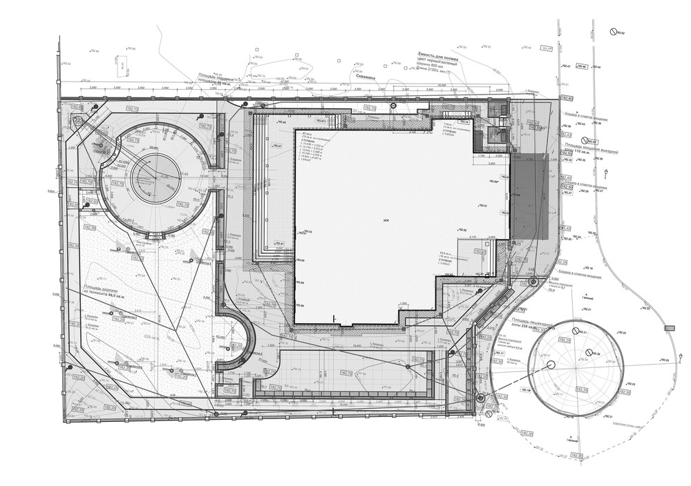 Ландшафтный архитектор создает архитектурное пространство, объем, концепцию.