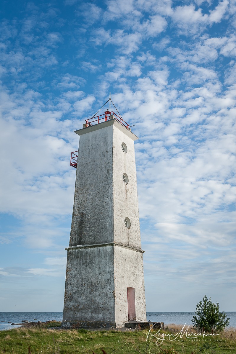 Sääretuka lighthouse 