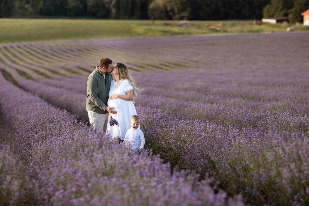 Familienfotoshooting im Lavendelfeld bei Muenchen